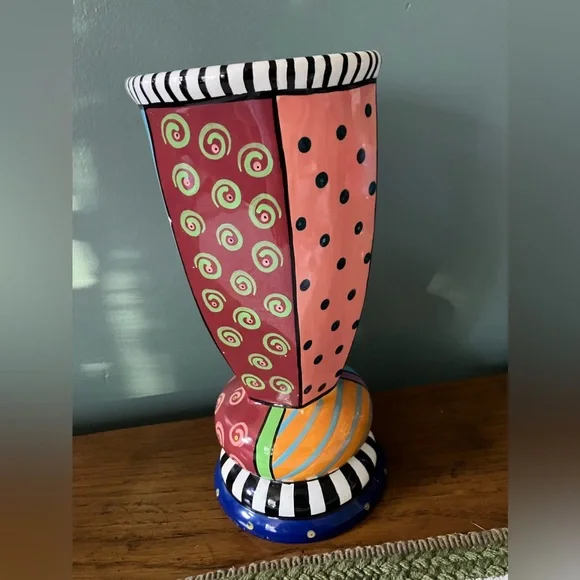 Prospero Vase (HAND PAINTED) - Picture 4 of 11